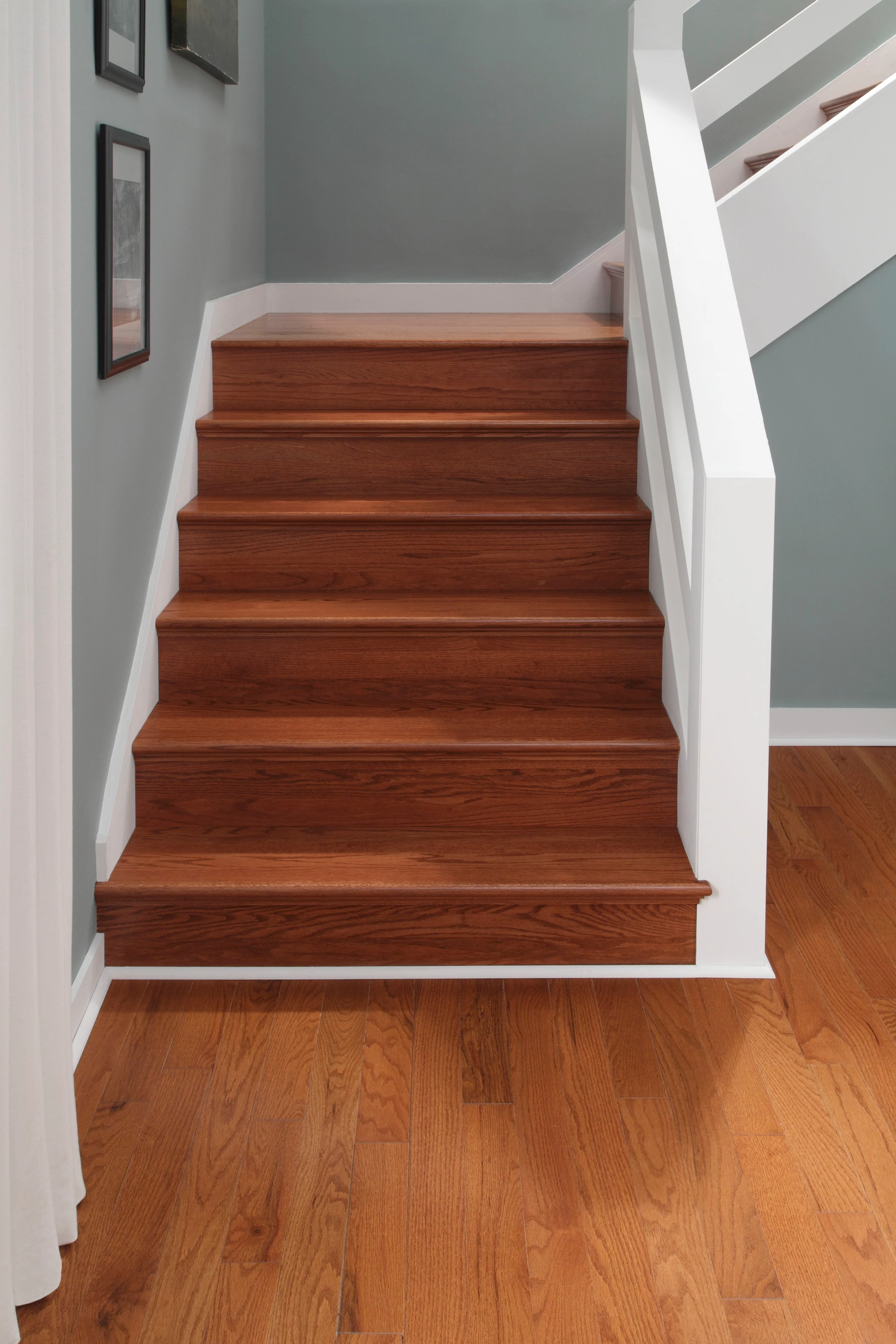 3/4 in. Classic Gunstock Oak Prefinished Solid Hardwood Flooring 3.25 in. Wide - Image 2