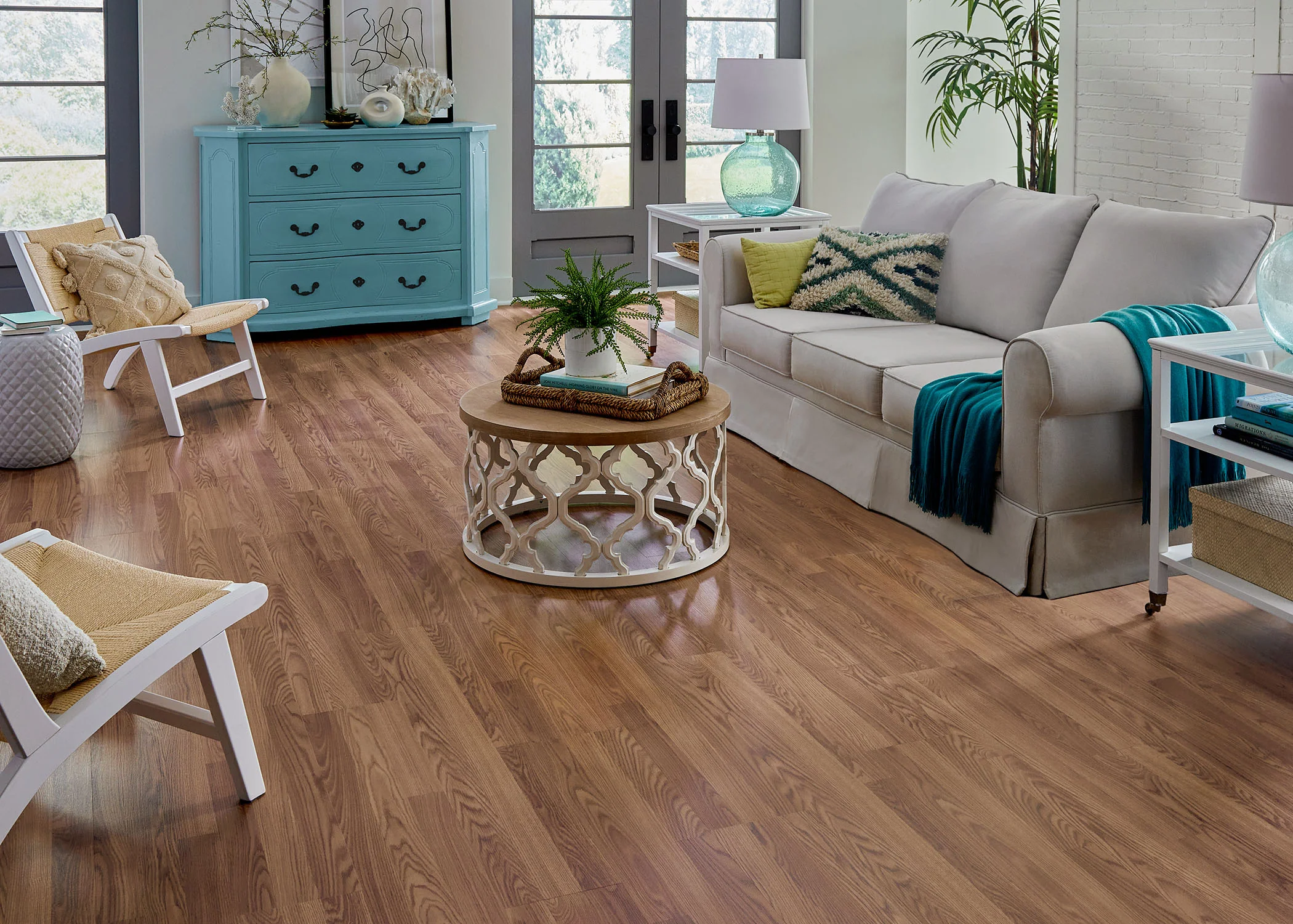 8mm Cinnabar Oak w/ pad Laminate Flooring 8.03 in. Wide x 48 in. Long - Image 3