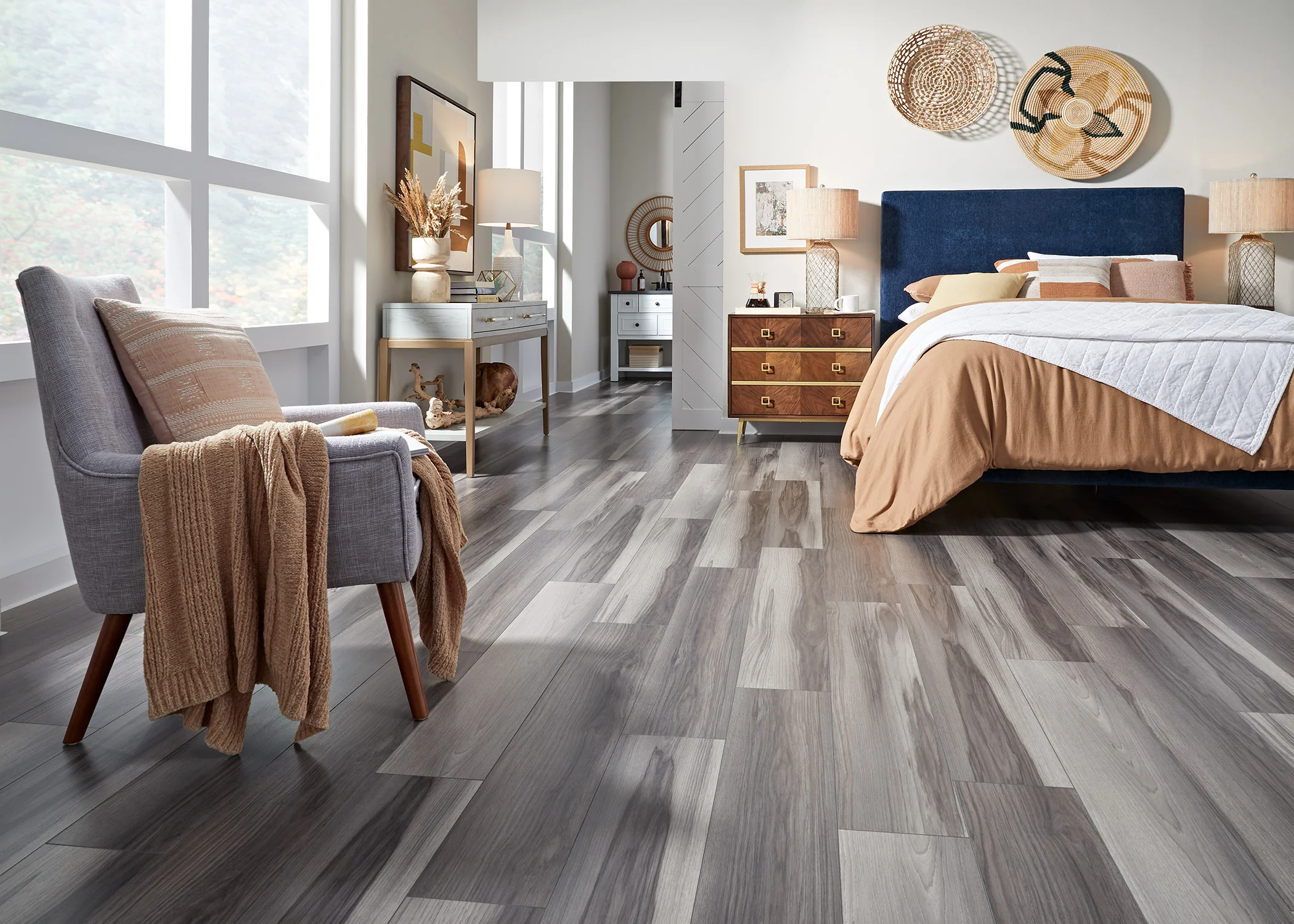 8mm Aperture Oak w/ pad Water-Resistant Laminate Flooring 8.03 in. Wide x 48 in. Long - Image 3