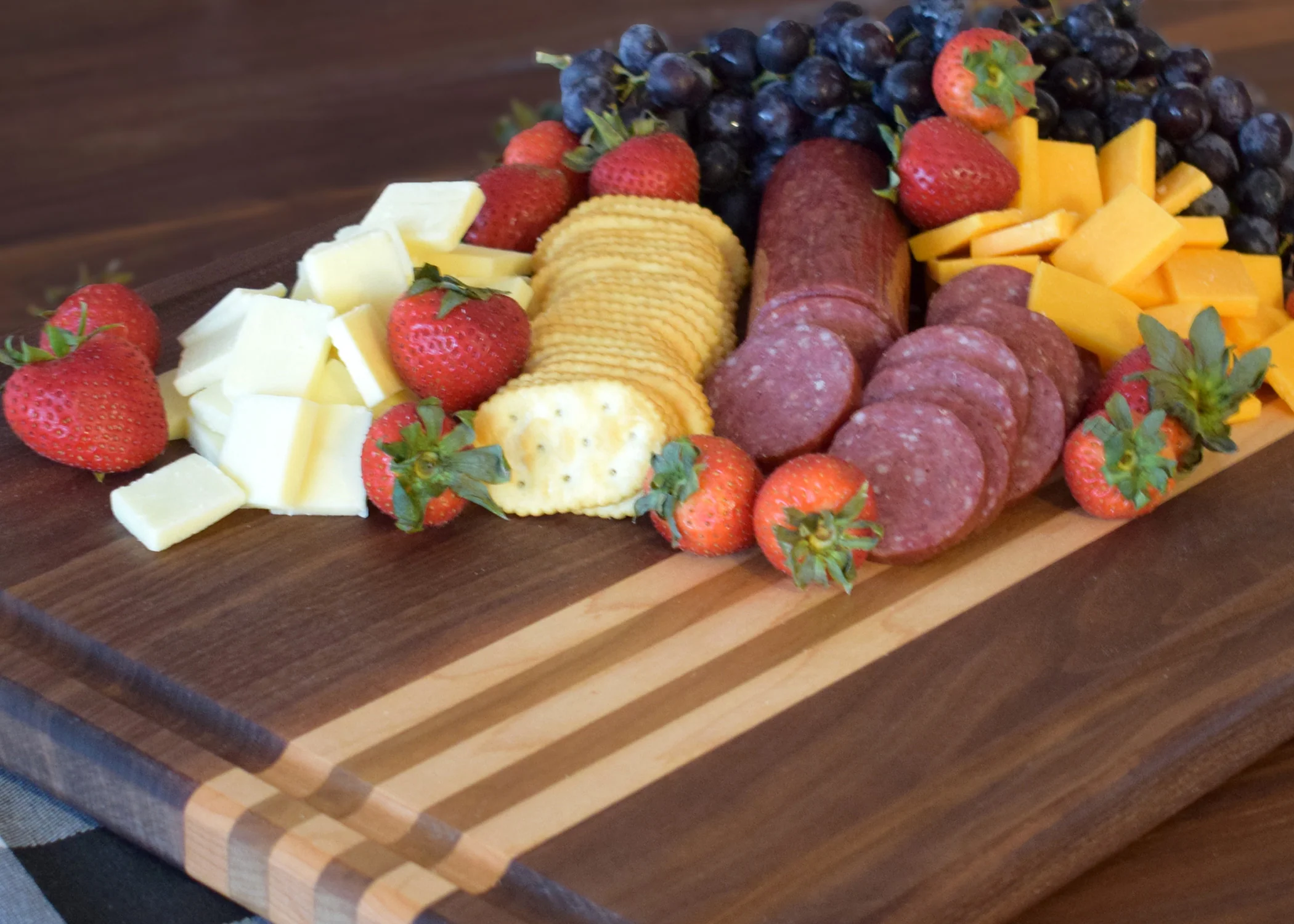 Oiled Stoverstown 20 in. Length x 15 in. Wide x 1 in. Thick Solid Butcher Block Cutting Board - Image 2
