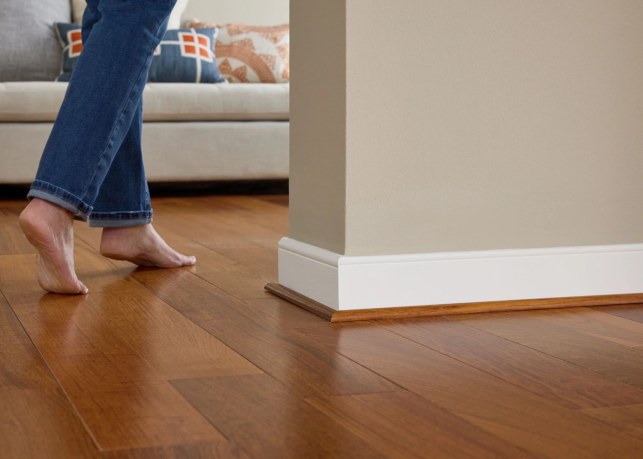 Prefinished Brazilian Cherry 3/4 in. Tall x 0.5 in. Wide x 6.5 ft. Length Shoe Molding - Image 2