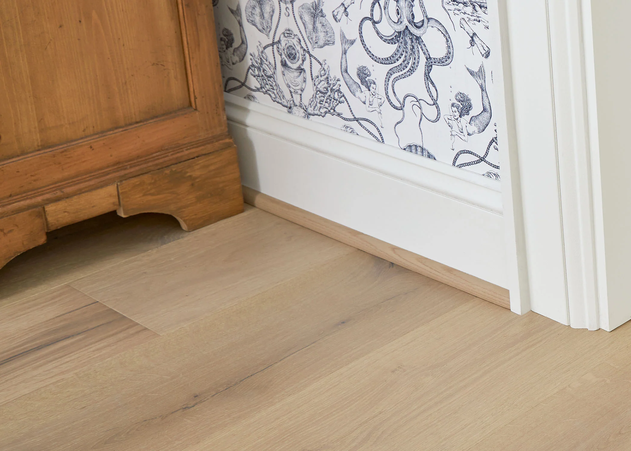 Prefinished Platnum Coast Oak 3/4 in. Tall x 0.5 in. Wide x 6.5 ft. Length Shoe Molding - Image 2